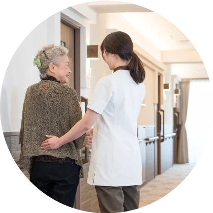 お客様と介護スタッフ