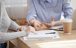 専門家による審査・判定